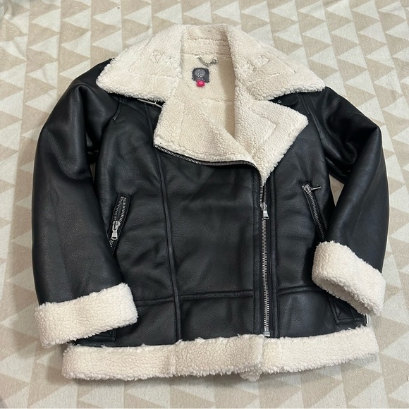 Vince Camuto
Women's Faux-Shearling Aviator Jacket - Picture 1 of 5